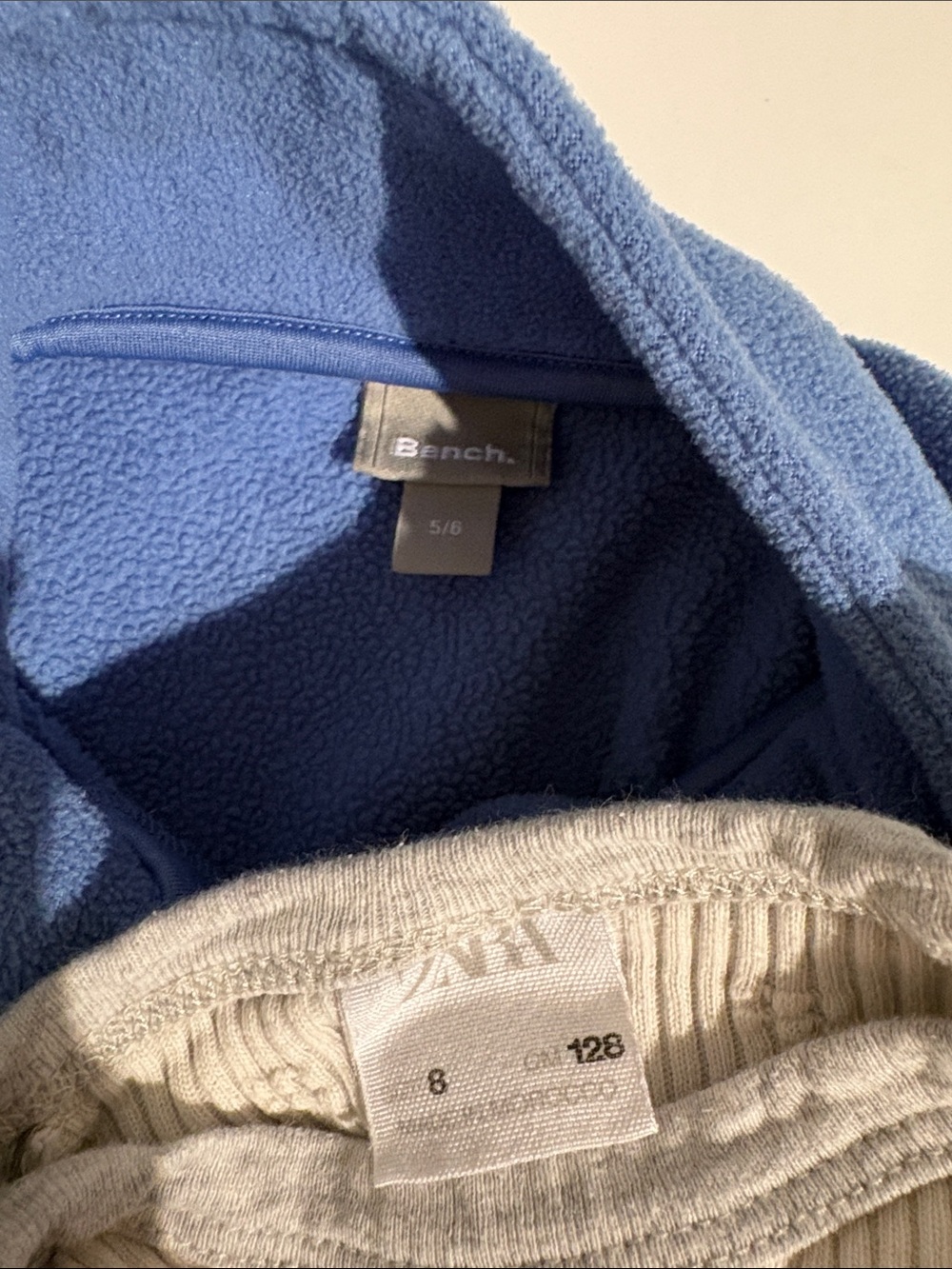 Girls bundle of 12 sweaters (3 to 6t) - Picture 12 of 12